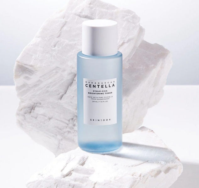 SKIN1004 Освітлюючий тонер з центелою та гіалуроновою кислотою Madagascar Centella Hyalu-Cica Brightening Toner, 30 мл 109498 фото