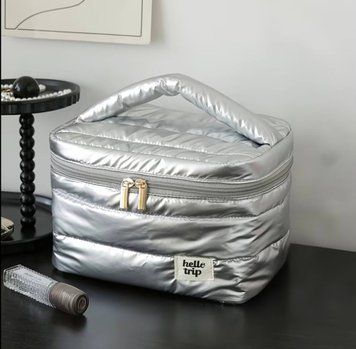 Косметичка срібна з ручкою Hello Trip, 23 х 14 х 17 см 101312 фото