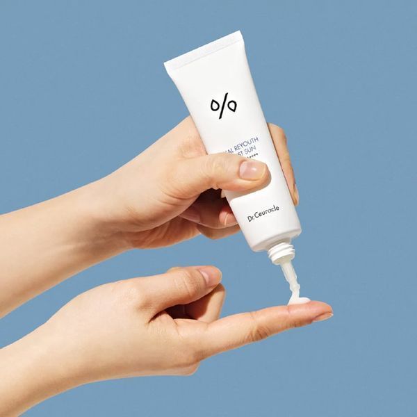 DR.CEURACLE Зволожуючий сонцезахисний крем з гіалуроновою кислотою Hyal Reyouth Moist Sun SPF 50+ PA++++, 50 мл 42224 фото